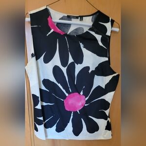 Sleeveless top side zip Cotton/spandex. 22 inches armhole to armhole size 14